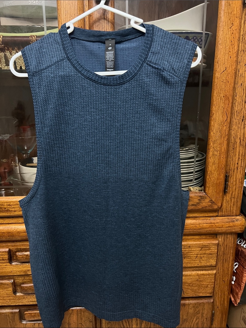 Lululemon men’s sleeveless shirt